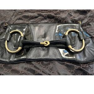 Gucci Tom Ford Black
Leather /Patent Horse Bit
Chain Clutch/shoulder Bag